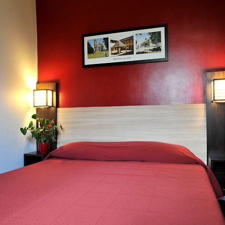 Brit Hotel Saint-Quentin Fayet  Exterior foto