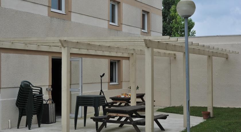 Brit Hotel Saint-Quentin Fayet  Exterior foto