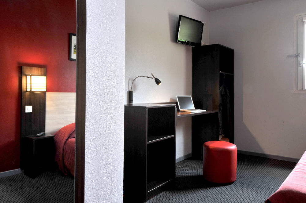 Brit Hotel Saint-Quentin Fayet  Exterior foto