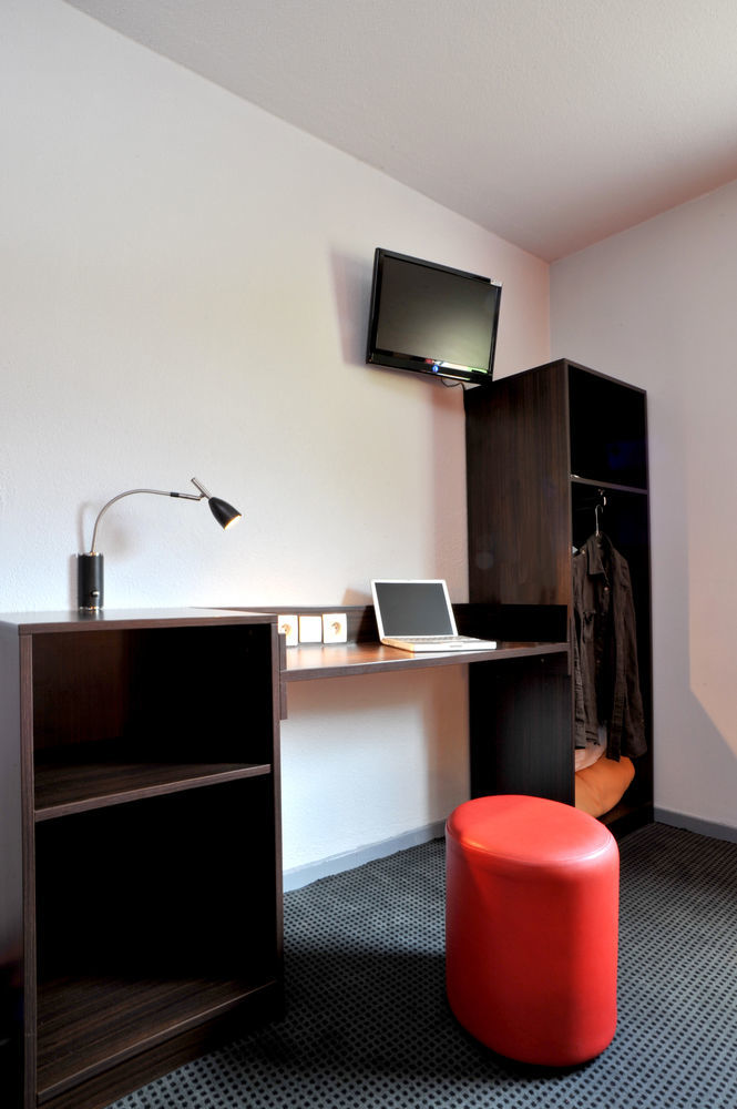 Brit Hotel Saint-Quentin Fayet  Exterior foto